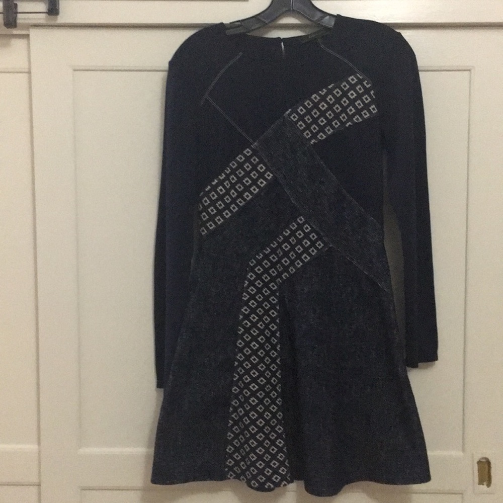 Bcbgmaxazria stretchable dress size small